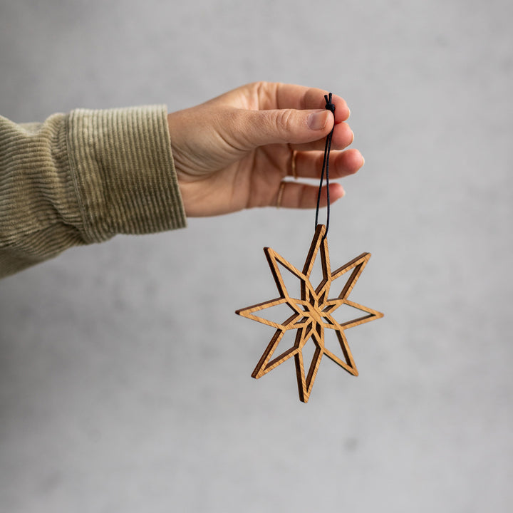 Anhänger / Weihnachtsstern aus Holz