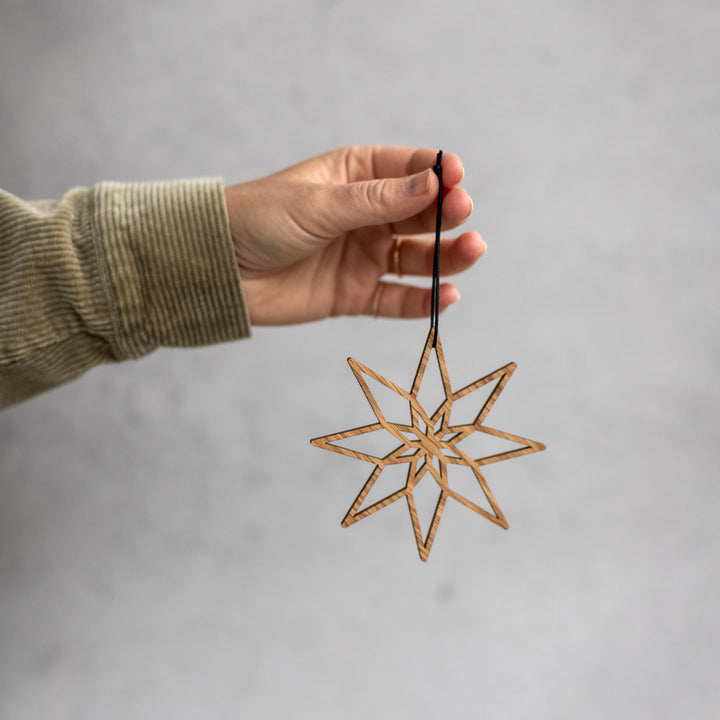 Anhänger / Weihnachtsstern aus Holz