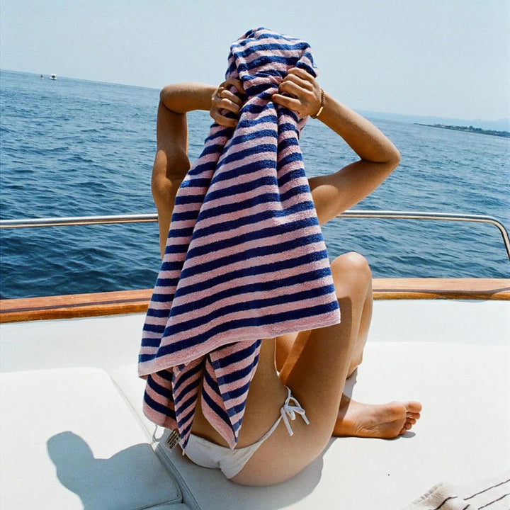 Badetuch / Naram Dazzling Blue &amp; Rose